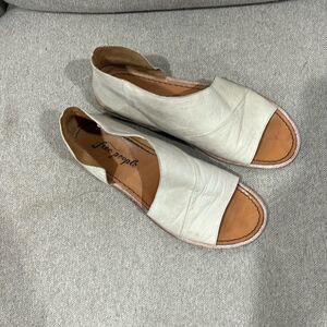 Free People Mont Blanc Dove Grey Leather Asymmetrical Sandal Size 37.5